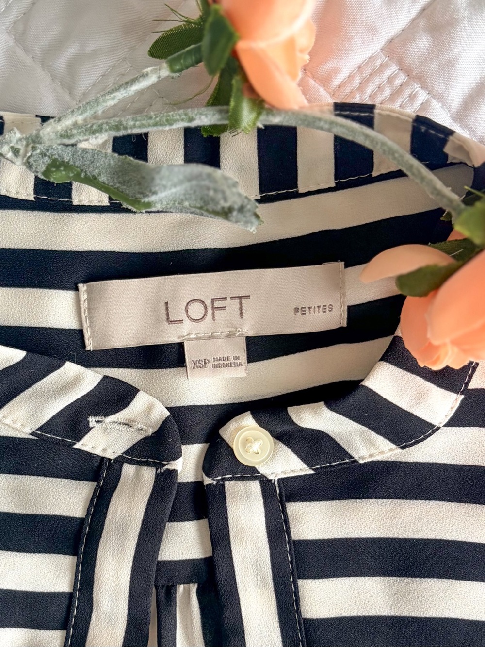 LOFT Petites Striped Button Front Blouse Black White Puff Sleeve XSP - Picture 2 of 10